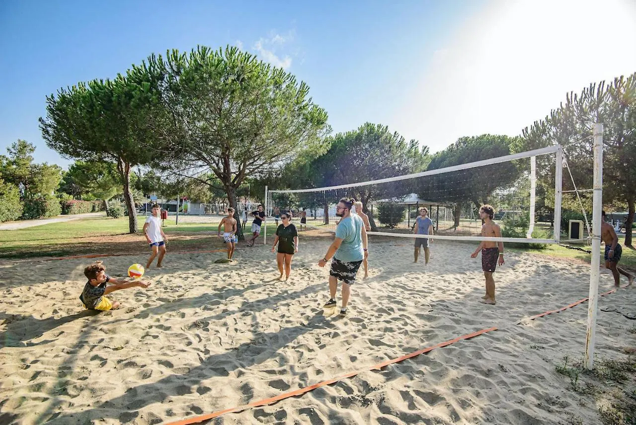 Isa-Appartament Plus: Quad Suite with AC and Private Outdoor Area Piombino Aparthotel